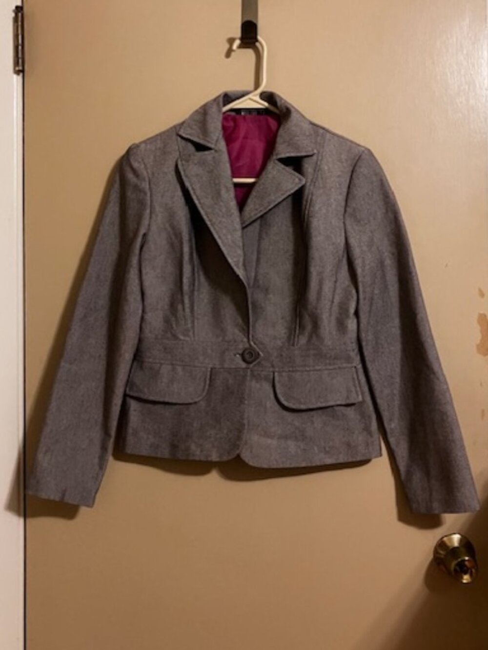 Fitted Fall Jacket Peplum Style
